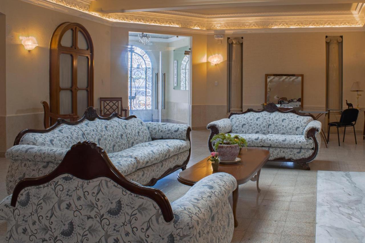 Hotel Gran Domo León Buitenkant foto