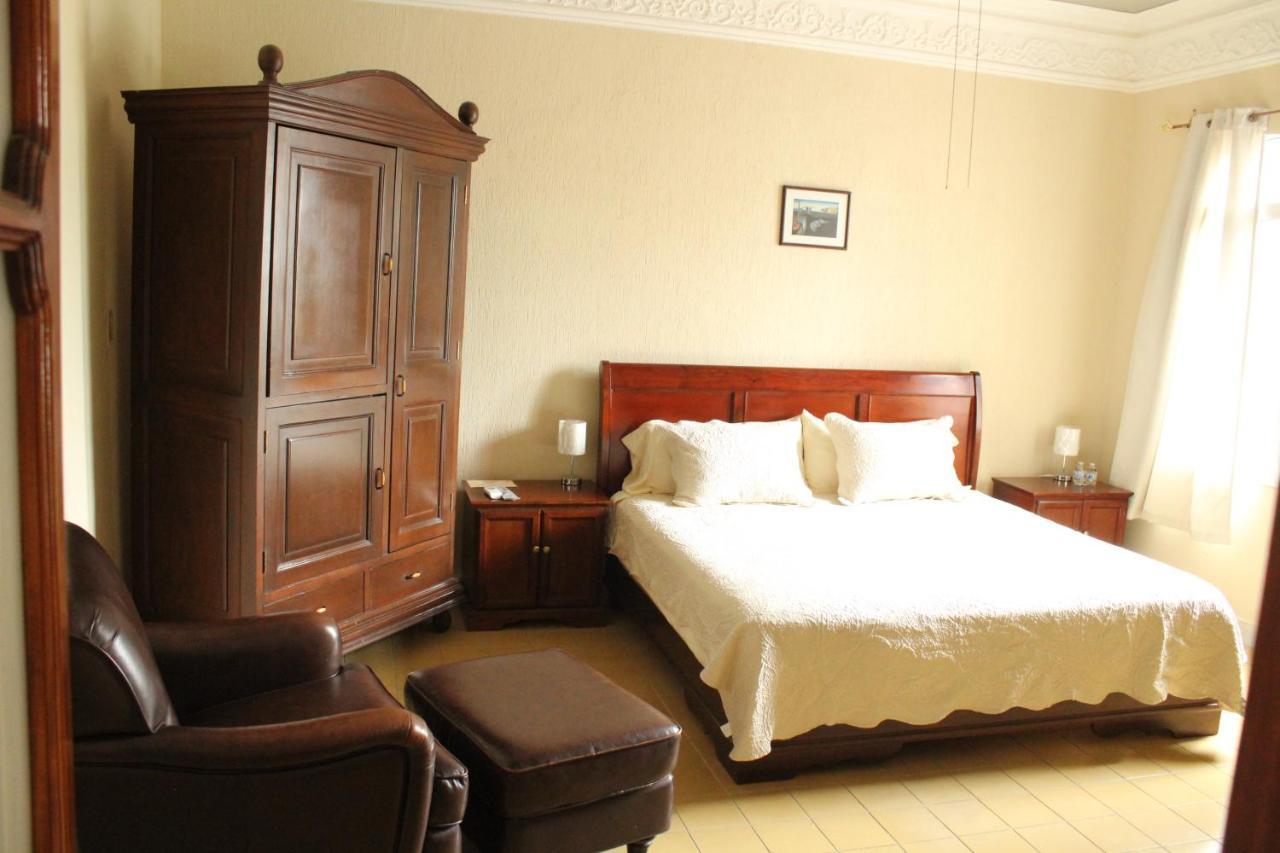 Hotel Gran Domo León Buitenkant foto